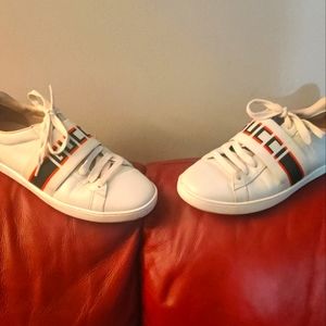Authentic Gucci sneakers ladies size 7.5 very good condition